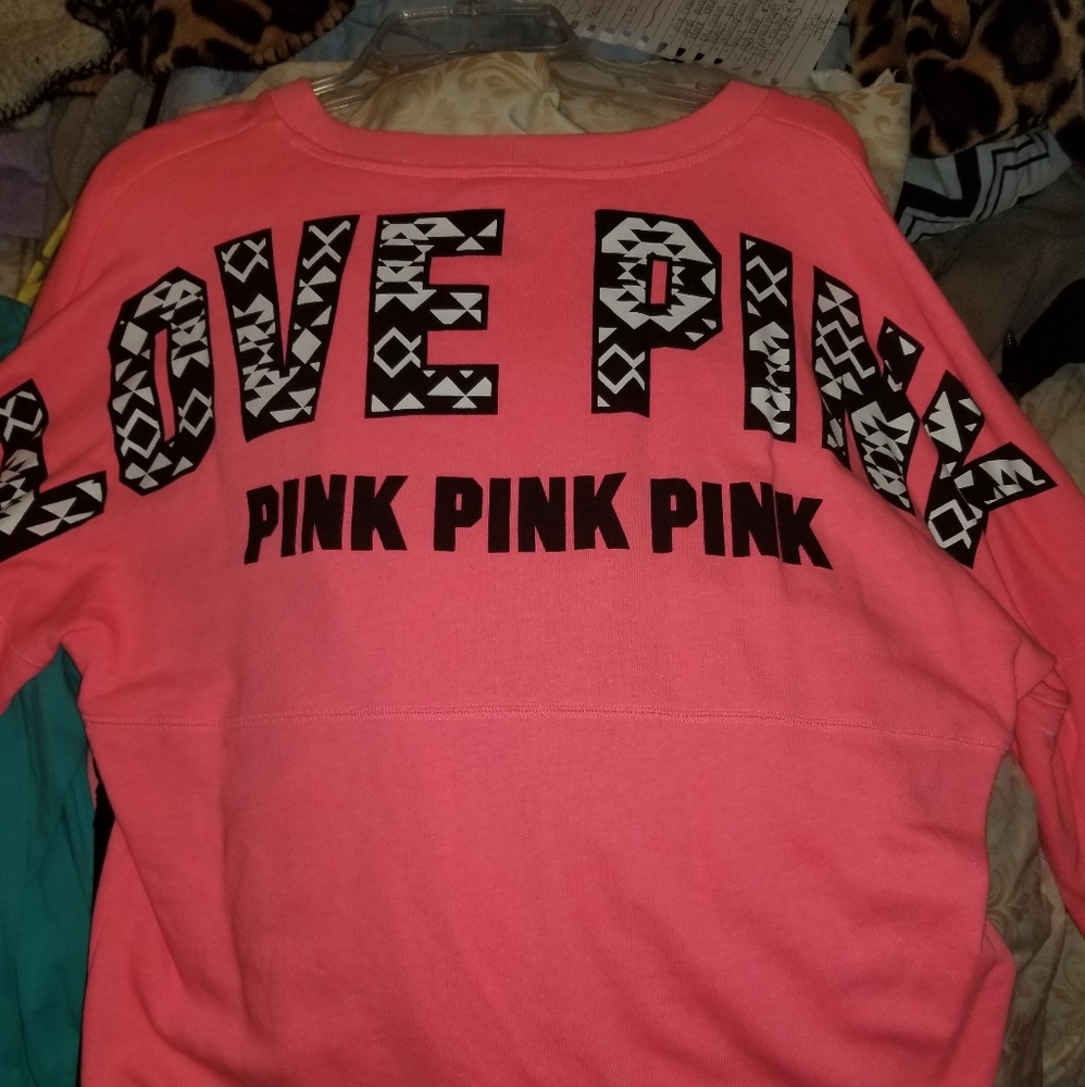 VS PINK AZTEC CREW